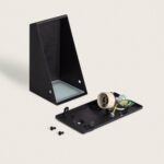 Applique murale noire en métal et verre, forme triangulaire, avec platine de fixation et câblage