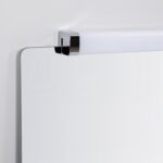 Applique LED murale pour miroir, diffuseur blanc rectangulaire avec embouts chromés, fixation supérieure