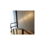 Applique murale linéaire LED, modules rectangulaires encastrés, lumière chaude, fixation murale le long d'un escalier