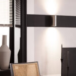 Applique murale noire en aluminium finition mate, éclairage haut et bas