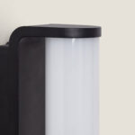 Applique murale extérieure noire en aluminium avec diffuseur opalin vertical