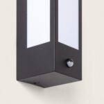 Applique murale extérieure rectangulaire en métal noir avec détecteur de mouvement et diffuseurs opal