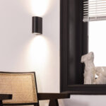 Applique murale cylindrique noire en aluminium à éclairage haut et bas