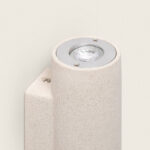 Applique murale extérieure cylindrique en ciment beige avec spot encastré