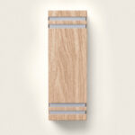 Applique murale rectangulaire finition bois clair avec bandes métalliques et éclairage haut et bas