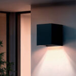 Applique murale extérieure anthracite en forme de cube, éclairage dirigé vers le bas