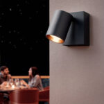 Applique murale extérieure anthracite en aluminium, corps cylindrique orientable, finition mate, éclairage directionnel