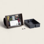 Applique murale extérieure démontée rouille aluminium, transformateur LED visible, câblage et boîtier arrière