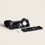 Applique murale extérieure démontée noir avec boîtier, câblage interne et deux spots cylindriques