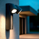 Applique murale extérieure gris foncé en aluminium, double spot orientable sur platine verticale