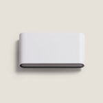 Applique murale rectangulaire blanche à ouverture inférieure noire, fixation murale
