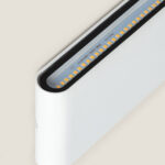 Applique murale blanche en aluminium rectangulaire avec bande LED visible, angle arrondi, éclairage haut et bas