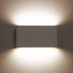 Applique murale rectangulaire blanche avec éclairage haut et bas