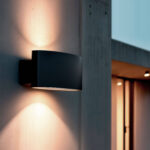 Applique murale extérieure noire rectangulaire en métal éclairage LED diffus bidirectionnel vers le haut et le bas