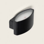 Applique murale extérieure noire rectangulaire à diffuseur opalin