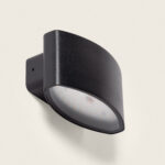 Applique murale extérieure noire à diffuseur opalin rectangulaire arrondi