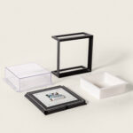 Applique murale carrée noire métal avec diffuseur transparent, boîtier blanc et module LED détachés