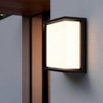 Applique murale extérieure noire carrée à panneau diffusant blanc, cadre métallique, éclairage LED