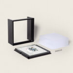 Applique murale carrée noire avec diffuseur blanc, platine de fixation et cadre séparé