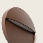 Applique murale extérieure ronde brun en saillie avec fente d'éclairage LED et finition texturée