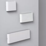 Applique murale blanche rectangulaire en trois tailles, adaptée à l'éclairage extérieur
