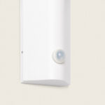Applique murale blanche en aluminium verticale avec détecteur de mouvement intégré