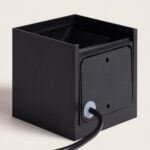 Applique murale extérieure cubique noire en saillie avec câble arrière apparent