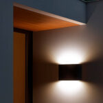 Applique murale extérieure noire carrée, éclairage double face dirigé vers le haut et le bas