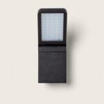 Applique murale LED noire rectangulaire avec panneau LED apparent et corps métallique, montage mural vertical