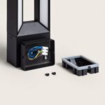 Applique murale extérieure noire en aluminium, forme rectangulaire, boîtier de connexion ouvert avec bornier visible