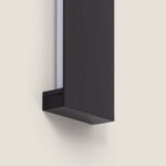 Applique murale LED verticale aluminium anthracite finition mate, diffuseur lumineux intégré