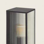 Applique murale extérieure en métal noir et verre cannelé rectangulaire avec ampoule visible