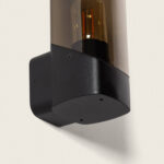 Applique murale extérieure noir avec base métallique mate et abat-jour en verre fumé cylindrique