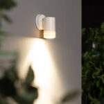 Applique murale extérieure cylindrique satinée blanche, fixation murale, éclairage dirigé vers le bas