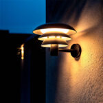 Applique murale extérieure en métal gris foncé, abat-jour à disques superposés, fixation murale, lumière chaude