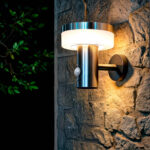 Applique murale extérieure aluminium argenté avec détecteur de mouvement et diffuseur rond éclairant