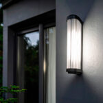 Applique murale extérieure en verre peridot cannelé avec monture noire, forme verticale