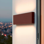 Applique murale extérieure rectangulaire en aluminium finition rouille, éclairage double face haut et bas