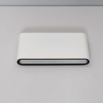 Applique murale extérieure blanche rectangulaire LED, design plat avec ouverture lumineuse frontale