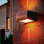 Applique murale extérieure rectangulaire en aluminium finition rouille, éclairage haut et bas LED