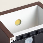 Applique murale extérieure rouille en aluminium, intérieur blanc réfléchissant et LED apparente