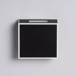 Applique murale carrée noire et blanche, façade noire et cadre blanc, ouverture d'éclairage LED en haut