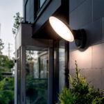 Applique murale LED extérieure noire, disque plat orientable, éclairage dirigé vers le bas