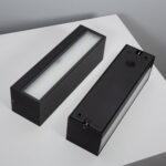 Applique murale LED rectangulaire noire double face avec diffuseur opalin