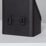 Applique murale noire avec platine de fixation et trous de montage