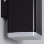 Applique murale rectangulaire noire mate avec diffuseur opale inférieur