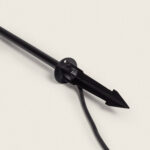 Piquet d'ancrage noir avec câble pour balise extérieure