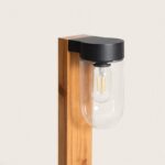 Balise sur pied en bois avec globe en verre transparent et capuchon métallique noir, ampoule LED visible