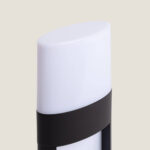 Balise sur pied blanche avec diffuseur opalin et corps aluminium noir