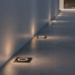 Balise encastrée carrée noire avec anneau LED circulaire, éclairage extérieur au sol